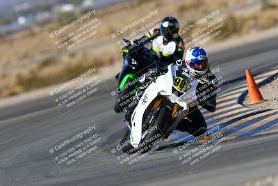 media/Jan-09-2022-SoCal Trackdays (Sun) [[2b1fec8404]]/Turn 11 (935am)/